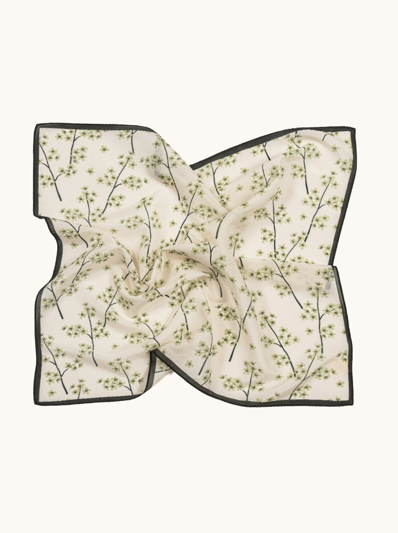 Mała apaszka bawełna z jedwabiem morwowym w kwiaty 53cm x53cm zdjęcie 3
