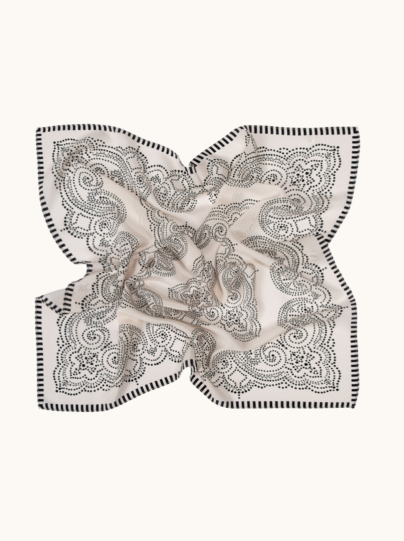 Apaszka jedwabna paisley w kropki 65cm x 65cm  zdjęcie 4