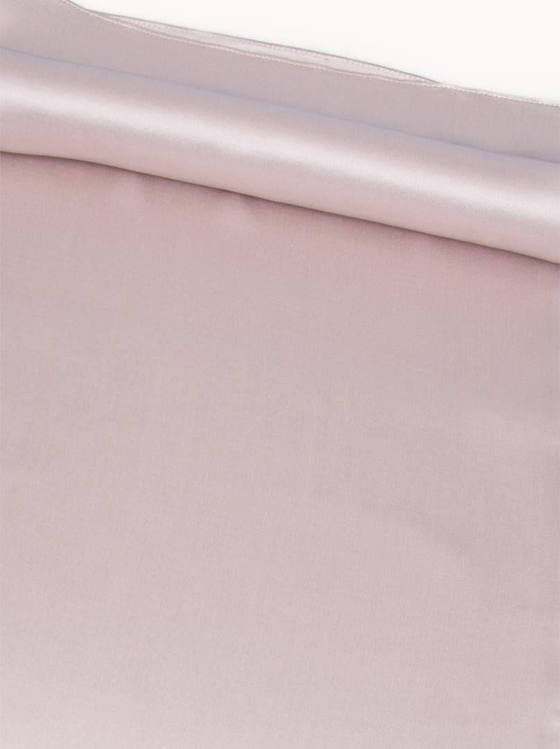 Jedwabna apaszka w kolorze pudrowego różu 65 cm x 65 cm zdjęcie 4