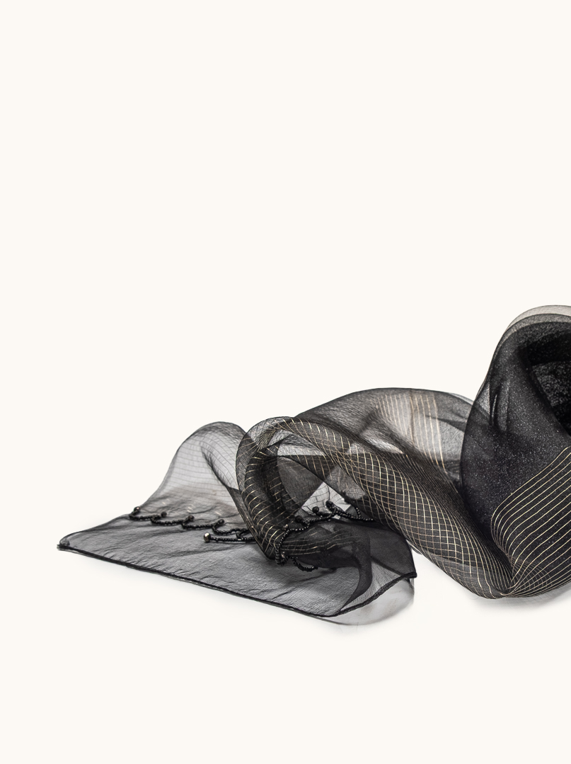 Szal wieczorowy czarny z jedwabiu i wełny ze zdobieniami 70x190 cm PREMIUM zdjęcie 3