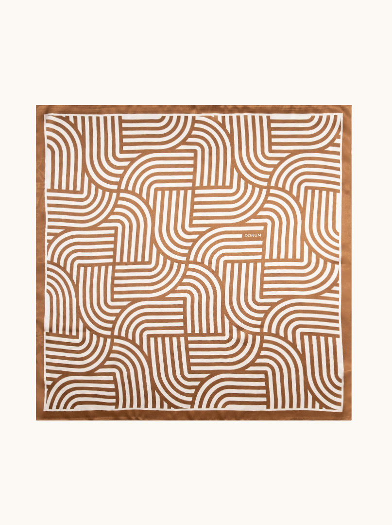 Apaszka jedwabna brązowa w geometryczne wzory 68cm x 68cm  zdjęcie 2