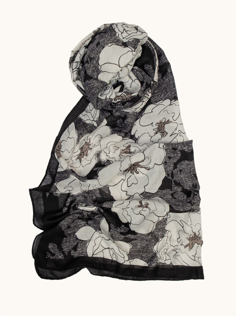 Lekki szal czarny w kwiaty wiskoza 100% 70x180 cm zdjęcie 1