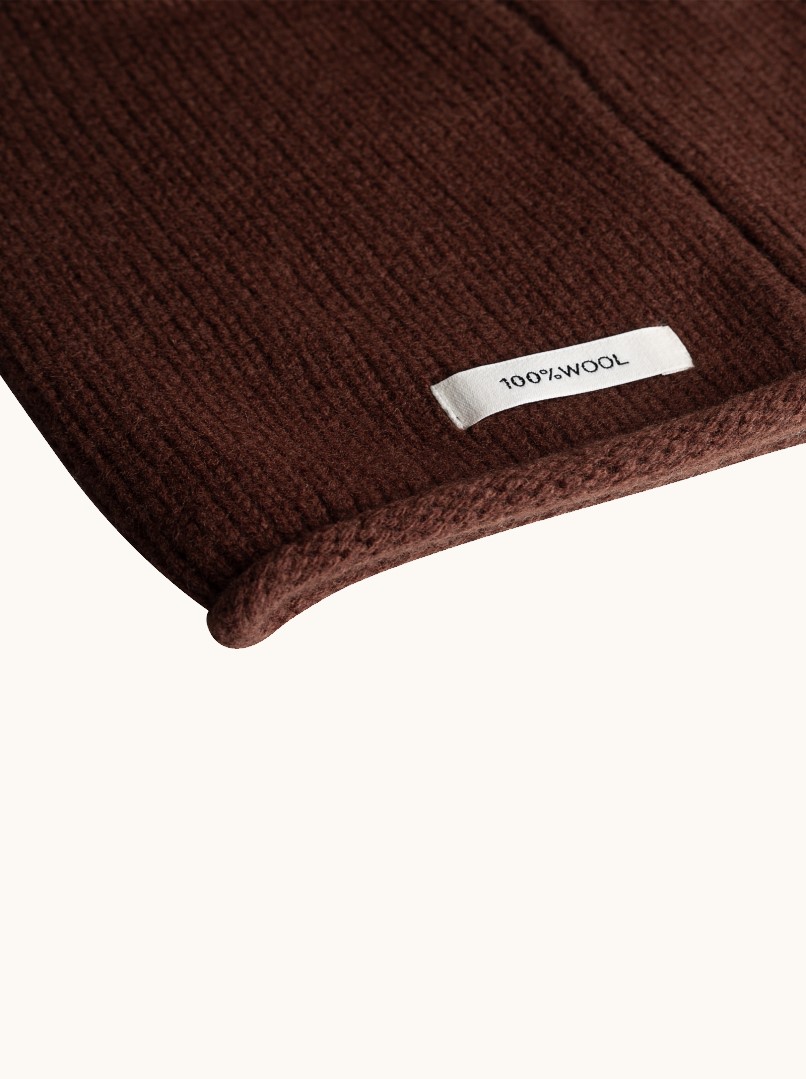 Wełniana czapka z zawiniętym brzegiem brązowa smerfetka zdjęcie 3