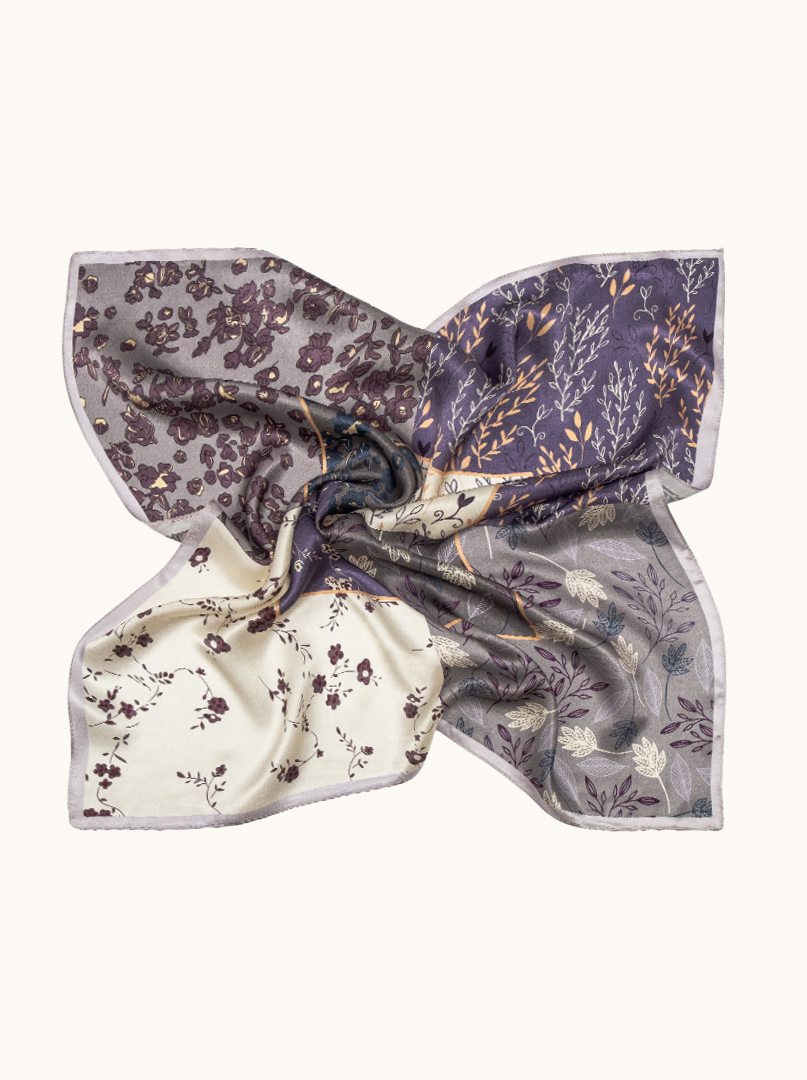 Apaszka jedwabna fioletowa z drobnymi kwiatuszkami 65x65 cm  zdjęcie 3