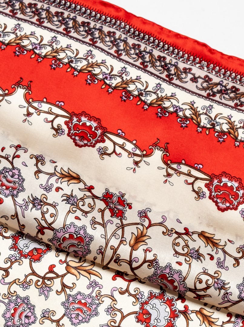 Duża apaszka jedwabna z orientalnym wzorem 90cm x 90 cm zdjęcie 4