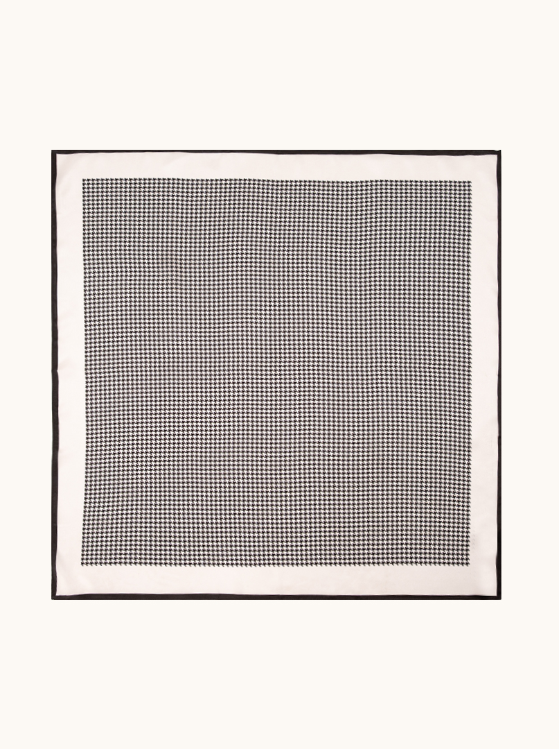 Apaszka jedwabna biała w pepitkę 68cm x 68cm  zdjęcie 2