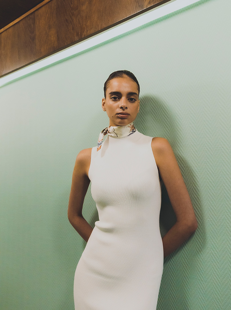 Mała apaszka jedwabna FIORA 53x53 cm PREMIUM zdjęcie 1