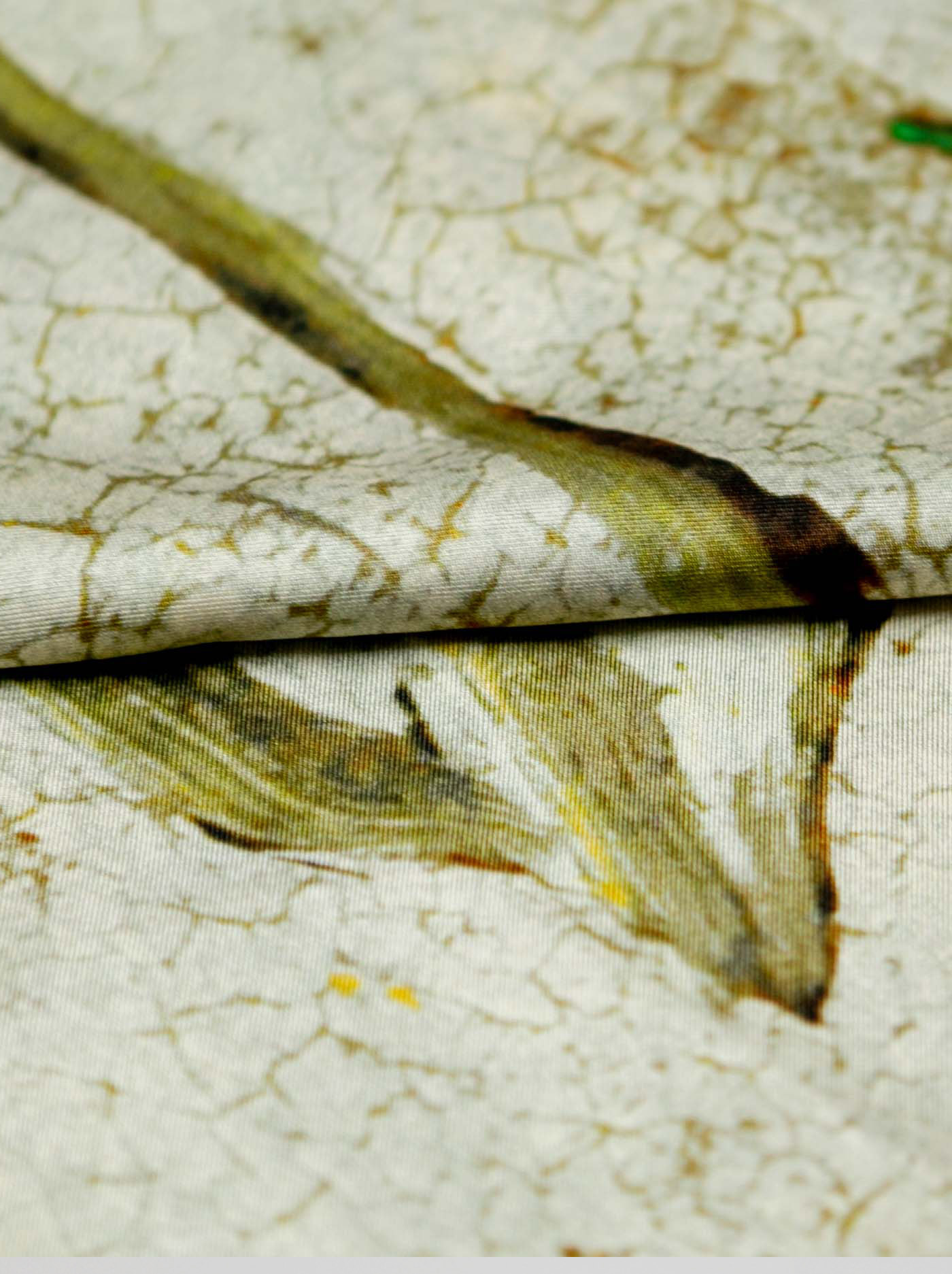 Apaszka duża jedwabna 108x108 cm z motywem malarskim zdjęcie 3