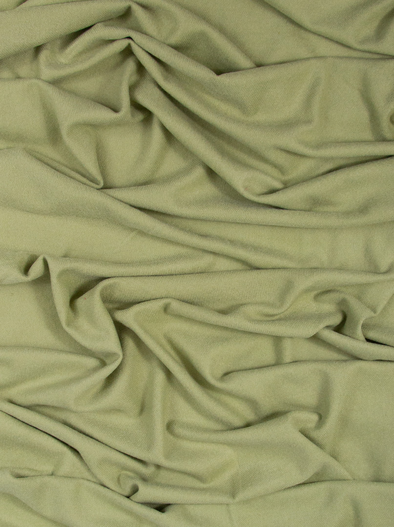 Zielony gładki szalik z frędzlami (22SZ226) zdjęcie 3