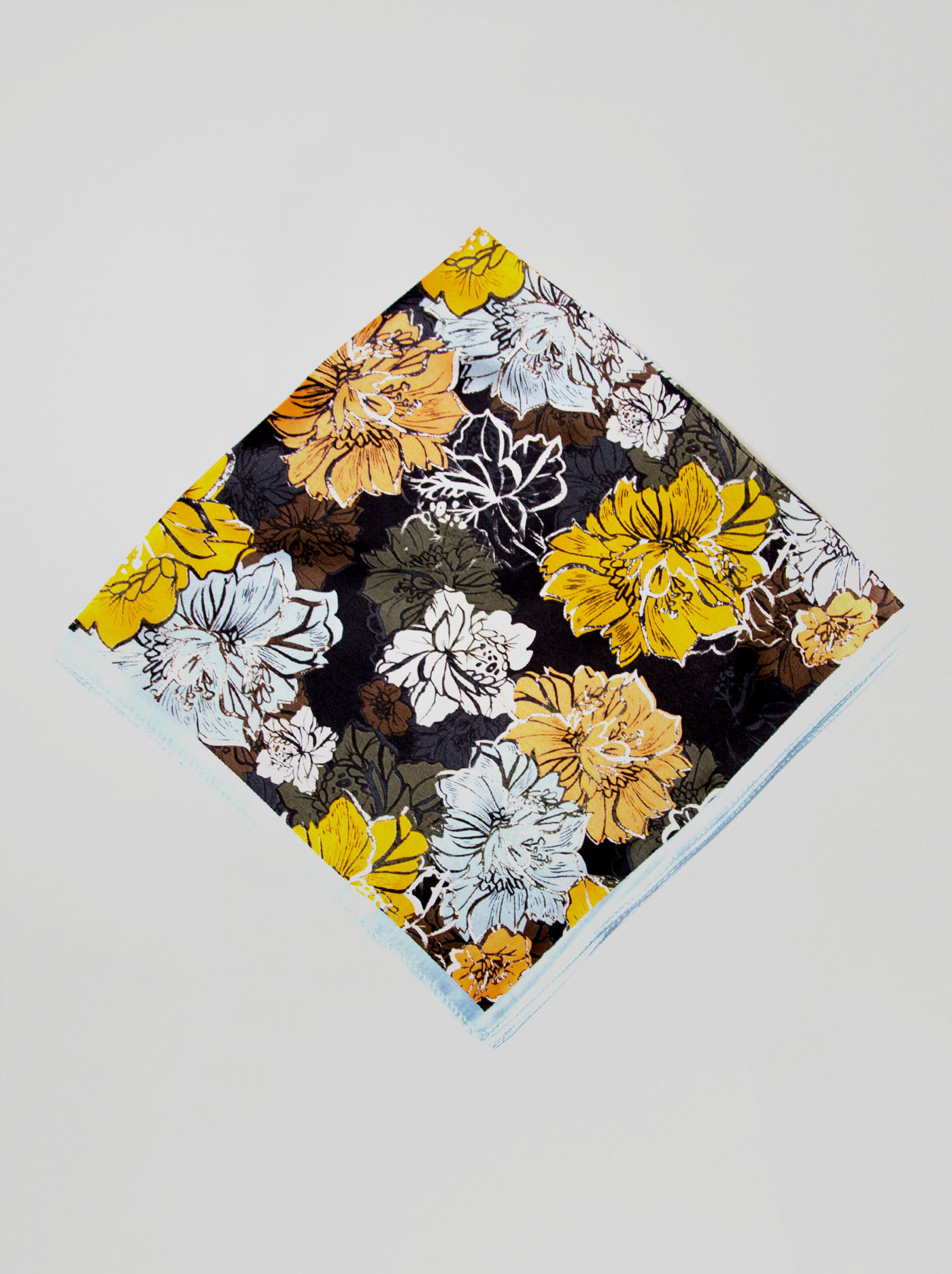 Apaszka jedwabna 53 x 53 cm z motywem kwiatowym zdjęcie 4
