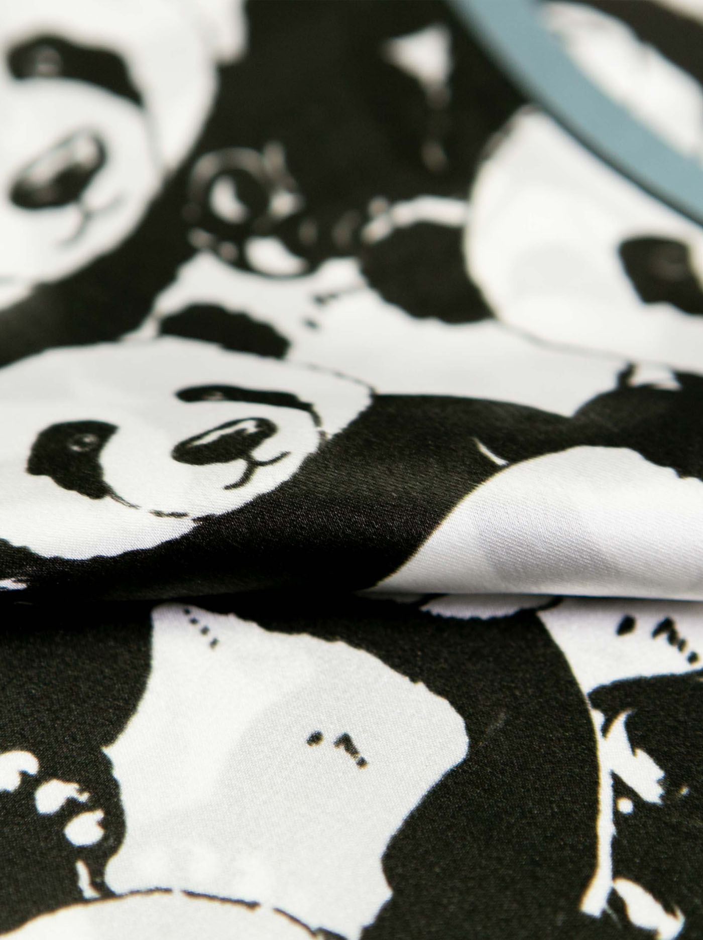 Dwustronny wąski szal z jedwabiu w pandy zdjęcie 3