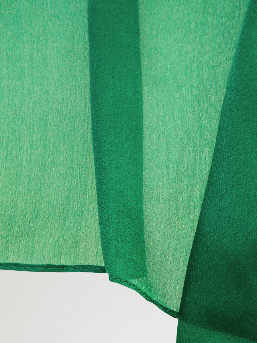 Jedwabny szal w kolorze zielonym - Allora zdjęcie 3