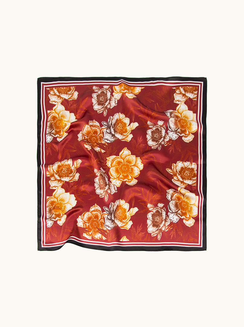 Apaszka jedwabna gawroszka bordowa 53x53cm  w pomarańczowe kwiaty zdjęcie 4