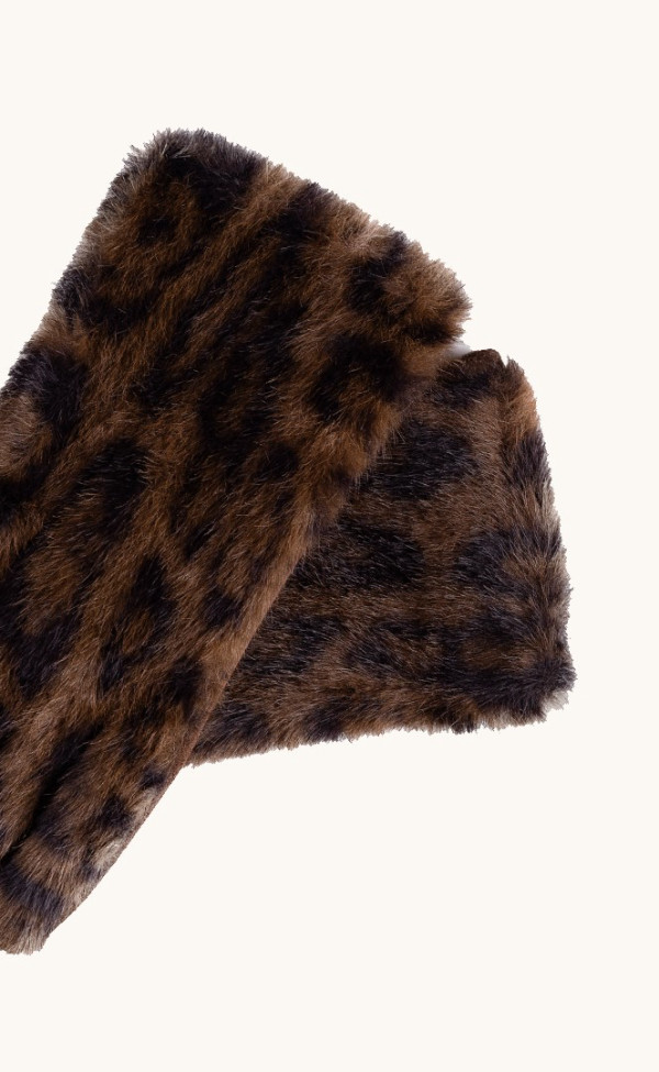 Women's gloves with animal pattern