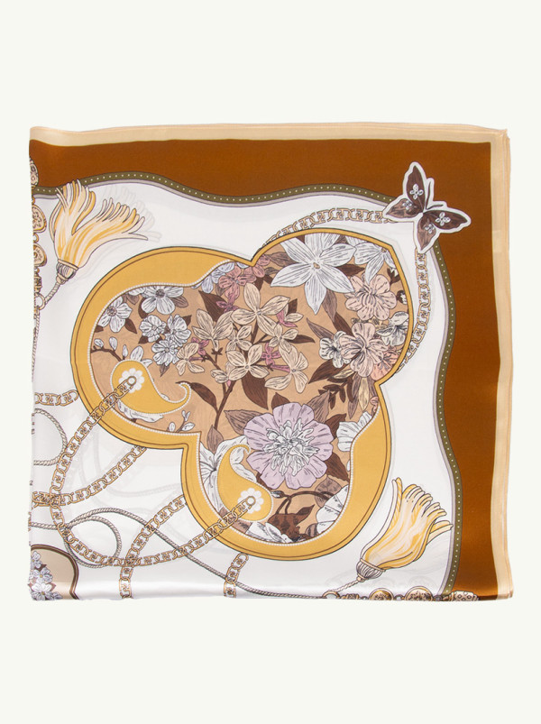 Apaszka jedwabna w odcieniach beżu z kwiatowym motywem i ozdobnymi łańcuchami 90 cm x 90 cm