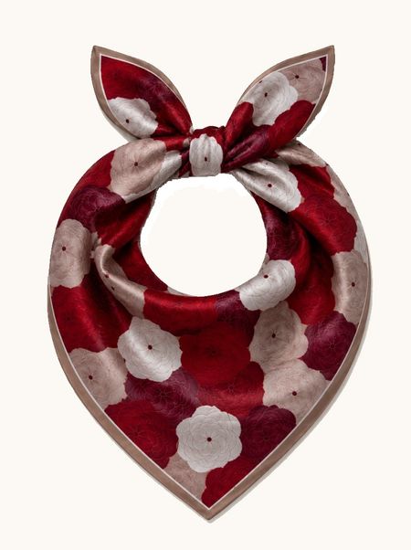Small silk gavroche in red flowers with gold border 53x53 cm
