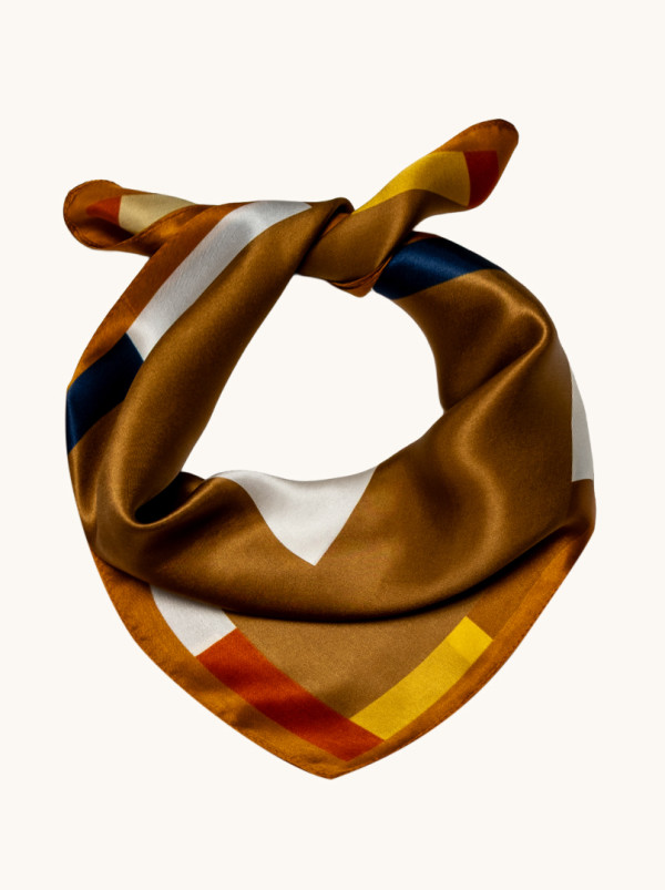 Apaszka jedwabna karmelowa z geometryczną ramą 53x53 cm