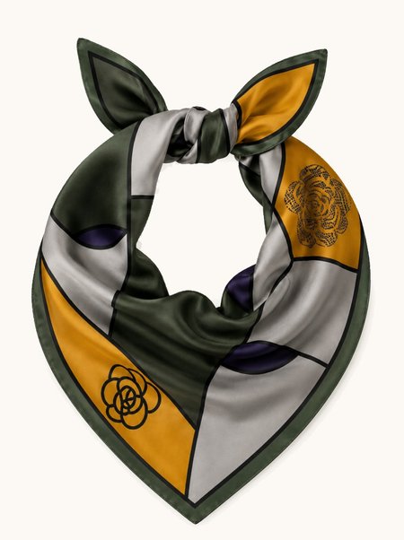 Silk gavroche with green border and geometric pattern 53 cm x 53 cm