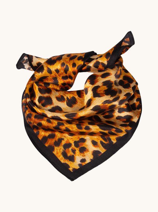 Apaszka jedwabna brązowa print leoparda  53x53 cm 