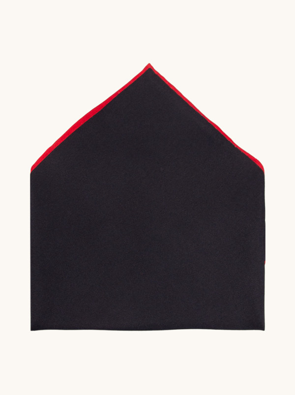 Czarna jedwabna poszetka