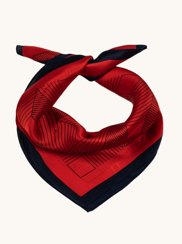 Mała apaszka jedwabna damska czerwona z geometrycznym wzorem 53cm x53cm