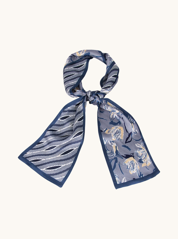 Wąski szal dwustronny w niebisko- szarym kolorze i wzorem florystycznym  15 cm x 145 cm