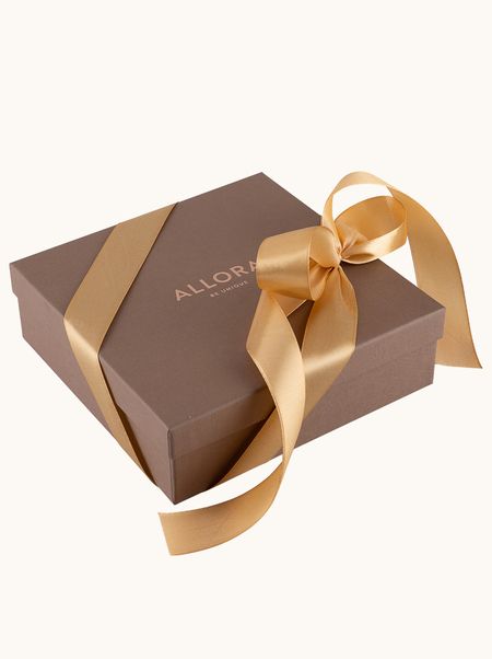 Eleganckie pudełko prezentowe z satynową wstążką