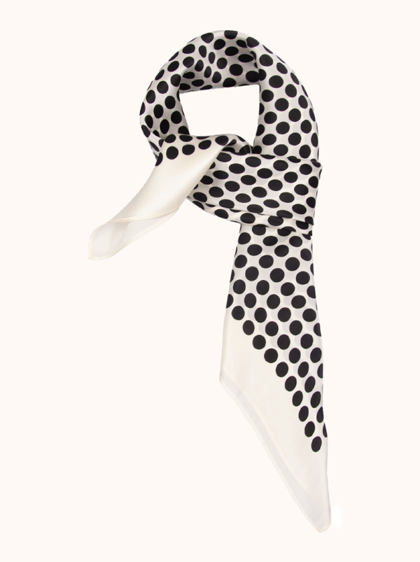 Apaszka jedwabna biała w czarne groszki 70 cm x 70 cm