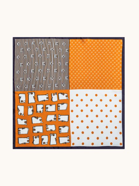 Apaszka jedwabna pomarańczowa w układzie wzorów 53x53 cm