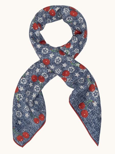 Apaszka wełna z jedwabiem niebieska z motywem wisienek  90x90 cm 