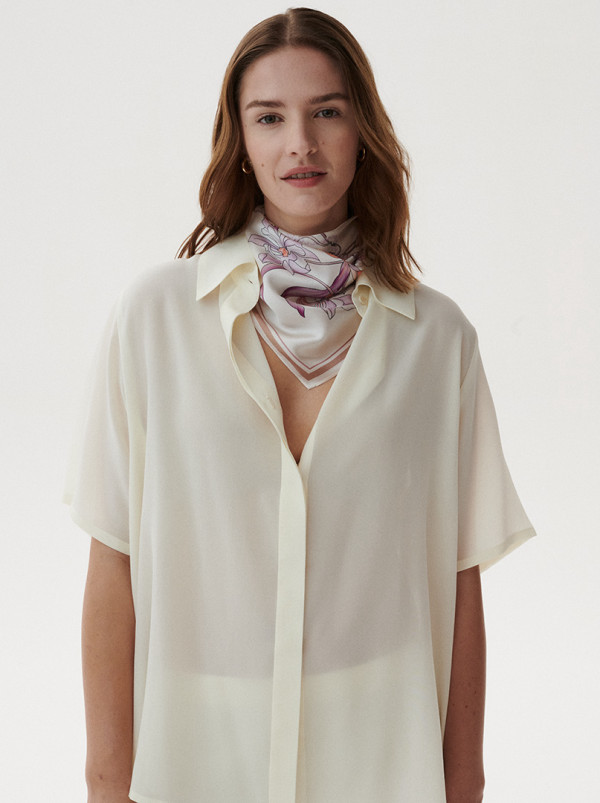 Mała apaszka jedwabna gawroszka w pastelowe kwiaty 53 cm x 53 cm PREMIUM