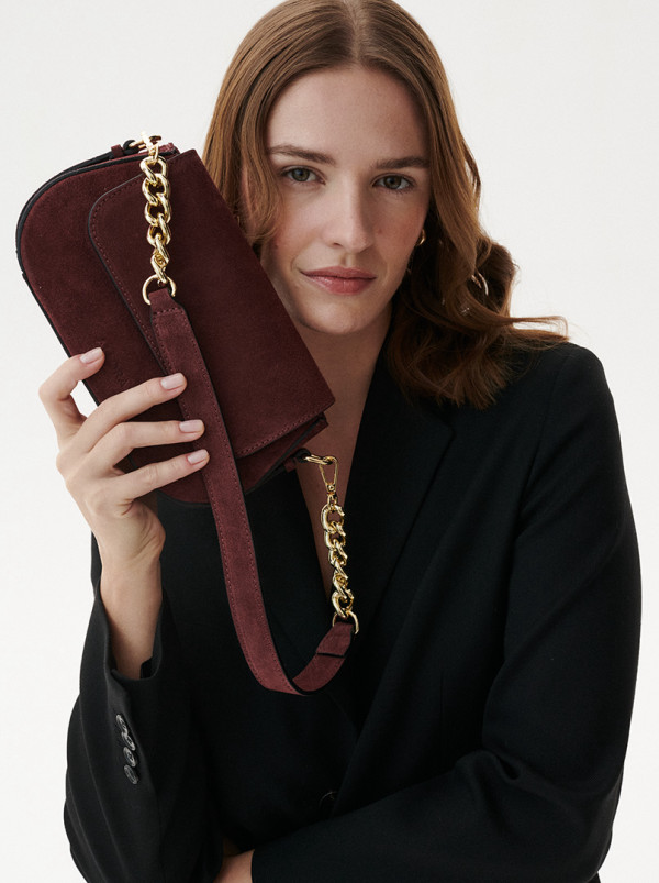Zamszowa torebka GIULIA baguette z łańcuchem bordowa torebka na ramię