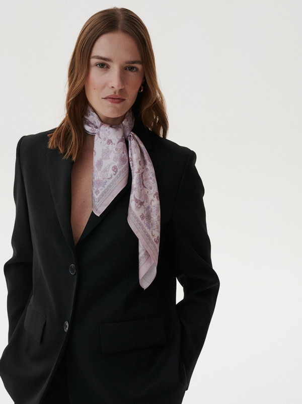 Apaszka jedwabna w pastelowe paisleye 70x70 cm PREMIUM