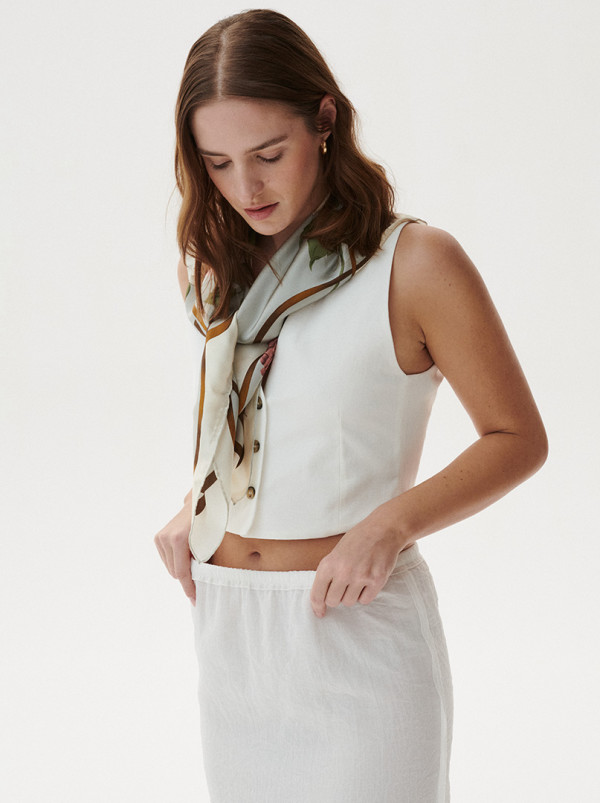 Apaszka jedwabna z motywem pudrowych róż 90cm x 90cm PREMIUM