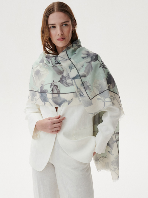 Wool scarf in sage shade with flowers 95 cm x 210 cm PREMIUM
