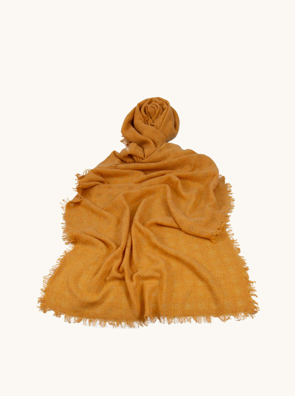 Szal kaszmirowy ciepły z frędzlami w odcieniu miodowym 70cm x 220cm PREMIUM
