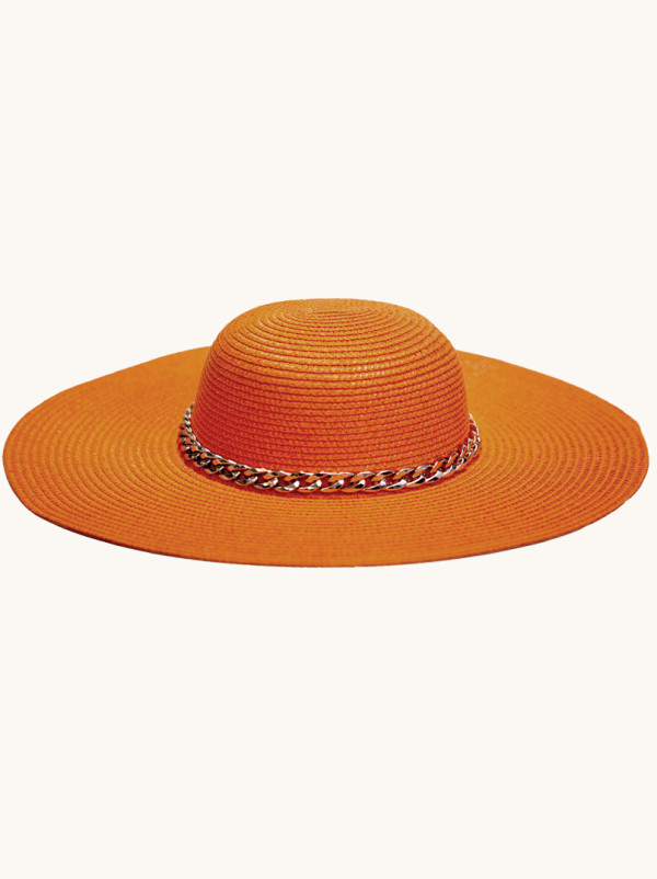 Kapelusz pomarańczowy ze złotym łańcuchem