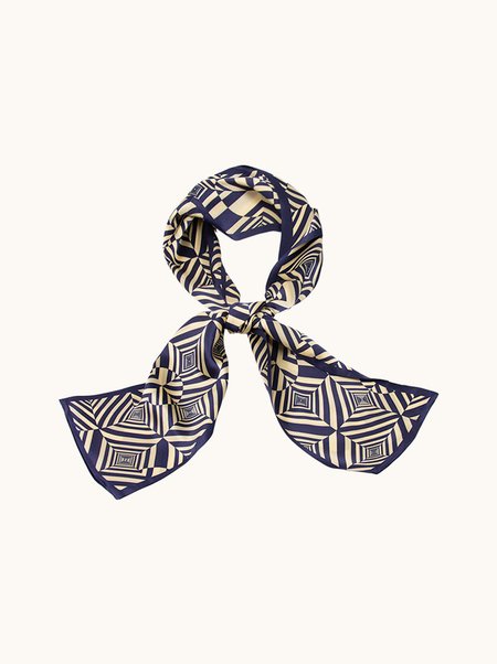 Silk scarf with a geometric pattern, 16x145 cm