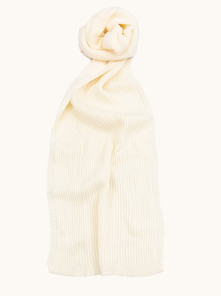 Smooth, warm cream-colored ribbed scarf, 70x210 cm