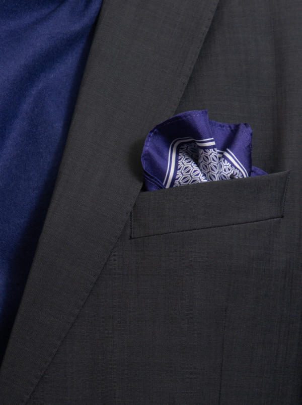 Jedwabna poszetka błękitna we wzory  32 cm x 32 cm