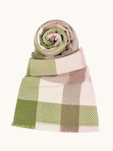 Warm checkered viscose scarf with tassels, 65x180 cm