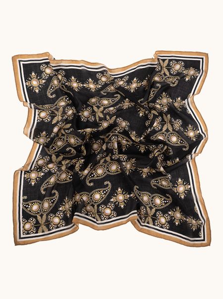 Chusta wełniana czarna z ornamentowym wzorem 95x95 cm