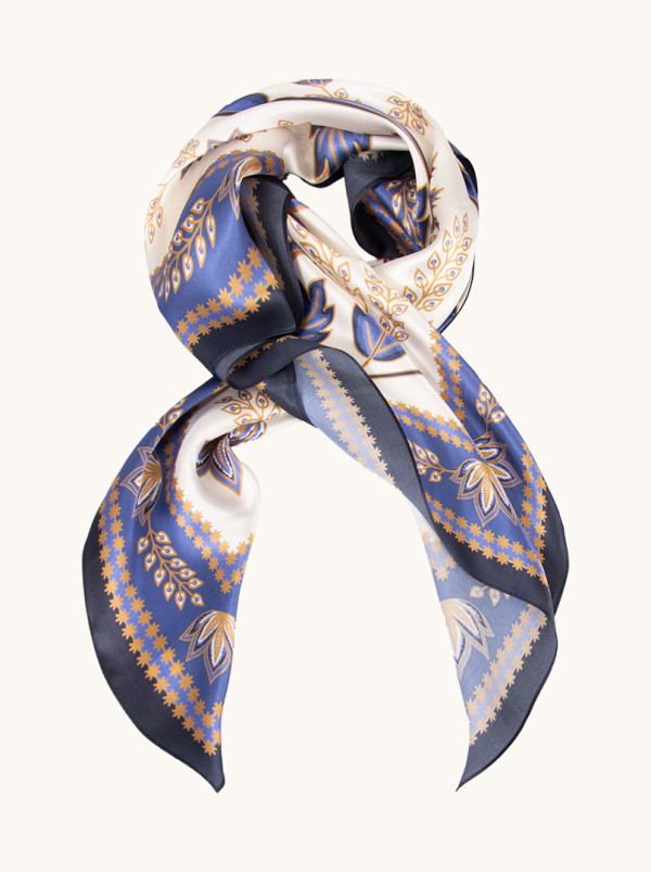 Duża apaszka jedwabna w kwiaty granatowo-karmelowa 88x88 cm