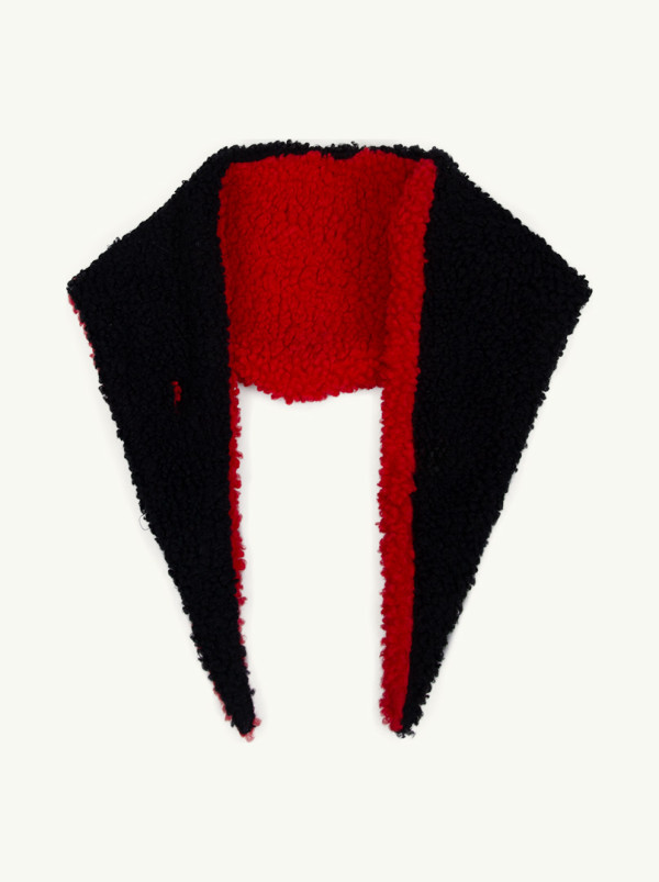 Ciepły kołnierzyk z boucle’owego materiału 