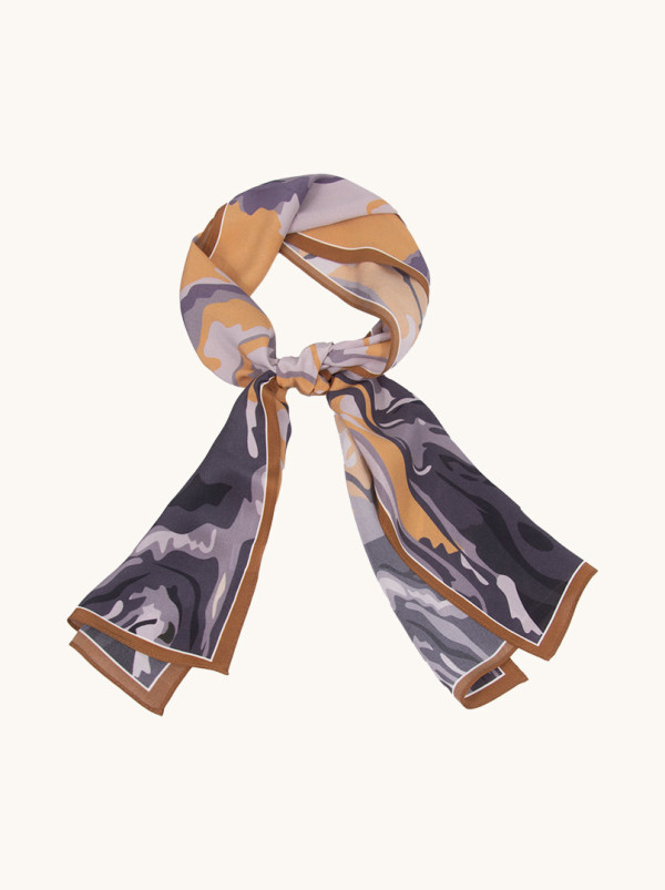 Szal jedwabny w odcieniach brązu z abstrakcyjnym wzorem 35 cm x 145 cm 