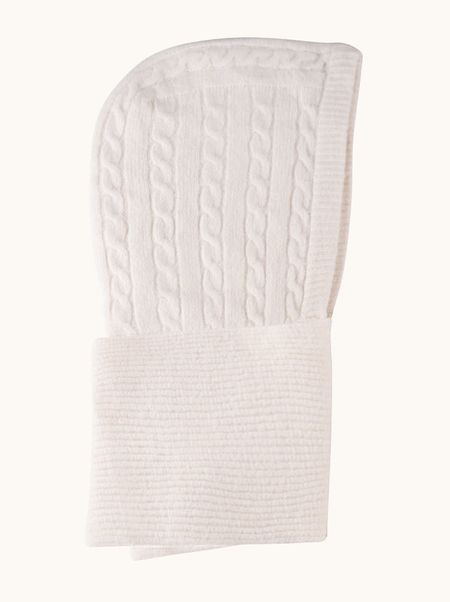 Kaptur z długim szalem z wełną w kolorze białym