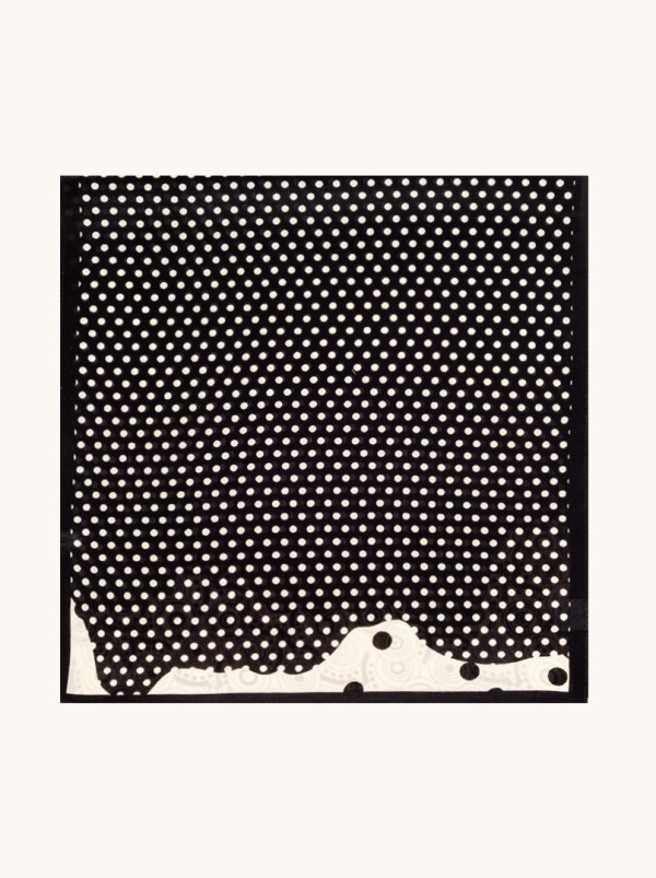 Czarnobiały szal jedwabny w grochy i geometryczne wzory 35 cm x 150 cm