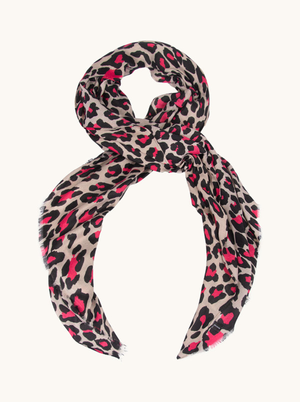 Szal wiskozowy z motywem zwierzęcym w fuksjowe cętki 90cm x 180cm