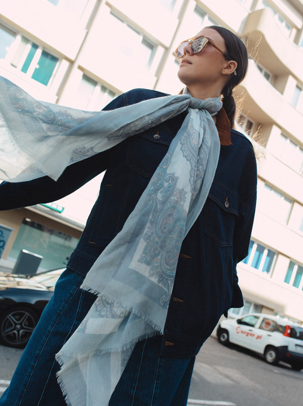 Ekskluzywny szal kaszmirowy błękitny we wzory 75 cm x 200 cm PREMIUM
