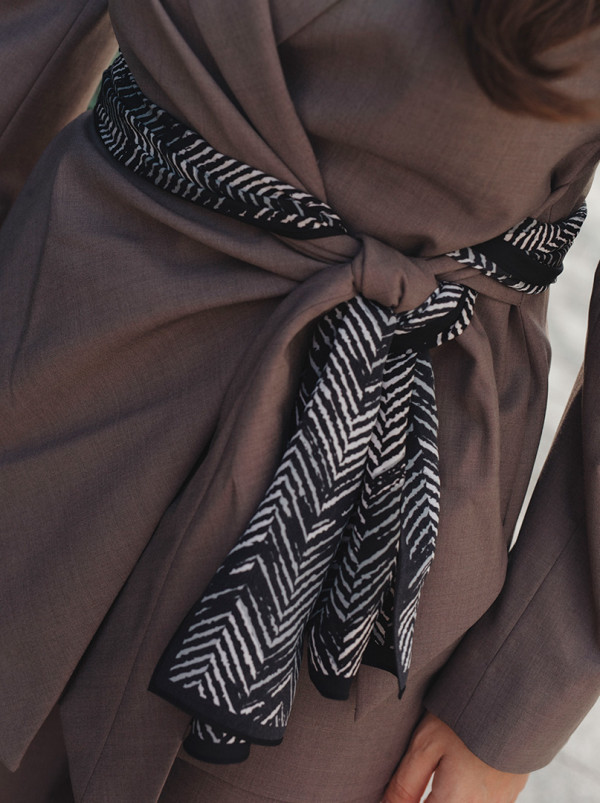 Herringbone silk crepe scarf 35 cm x 140 cm
